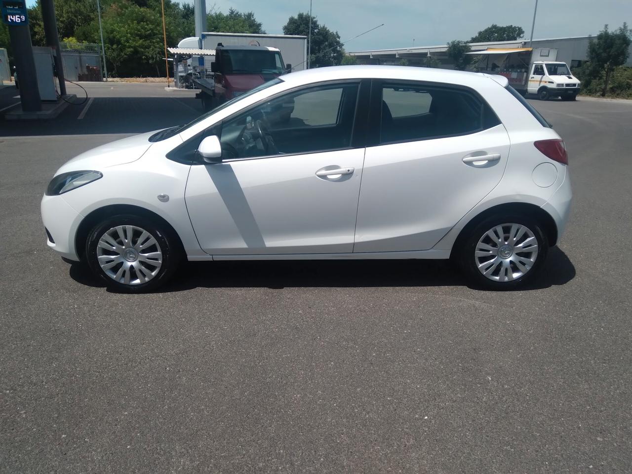 Mazda2 1.3 16V 75CV 5p. Play Gen. GPL x neopatentati