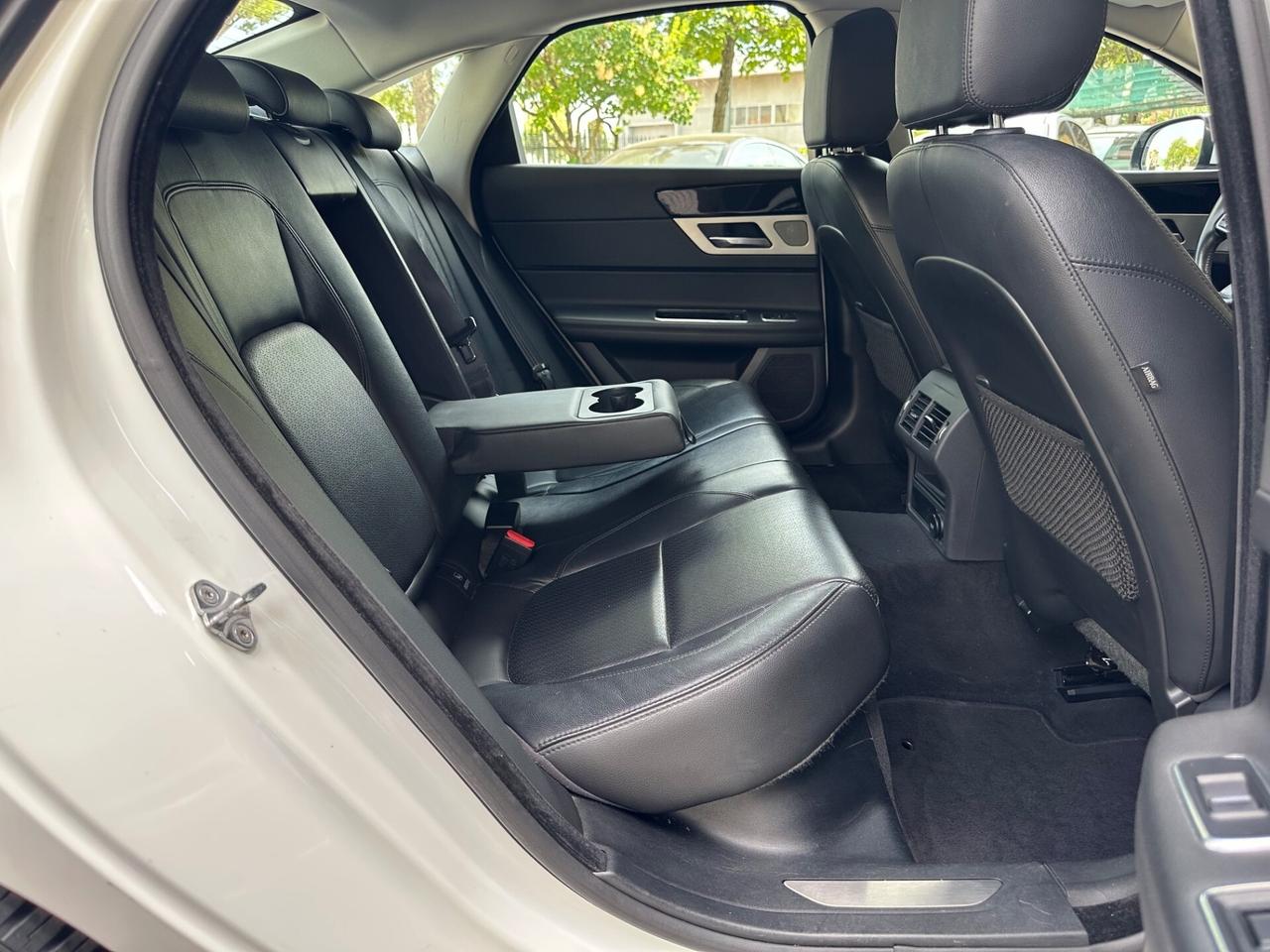 Jaguar XF 2.0 D 180 CV aut. Prestige