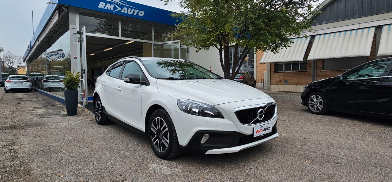 Volvo V40 Cross Country Solo 30.000 km