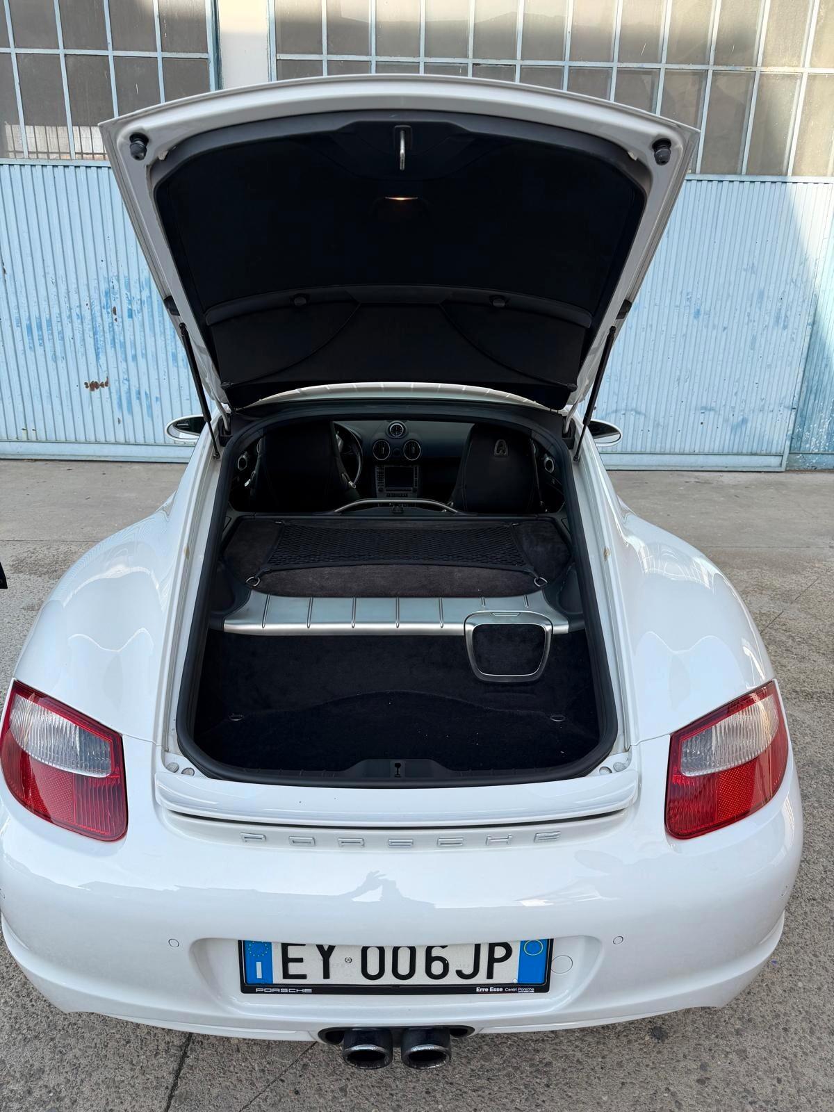 Porsche Cayman 2.7