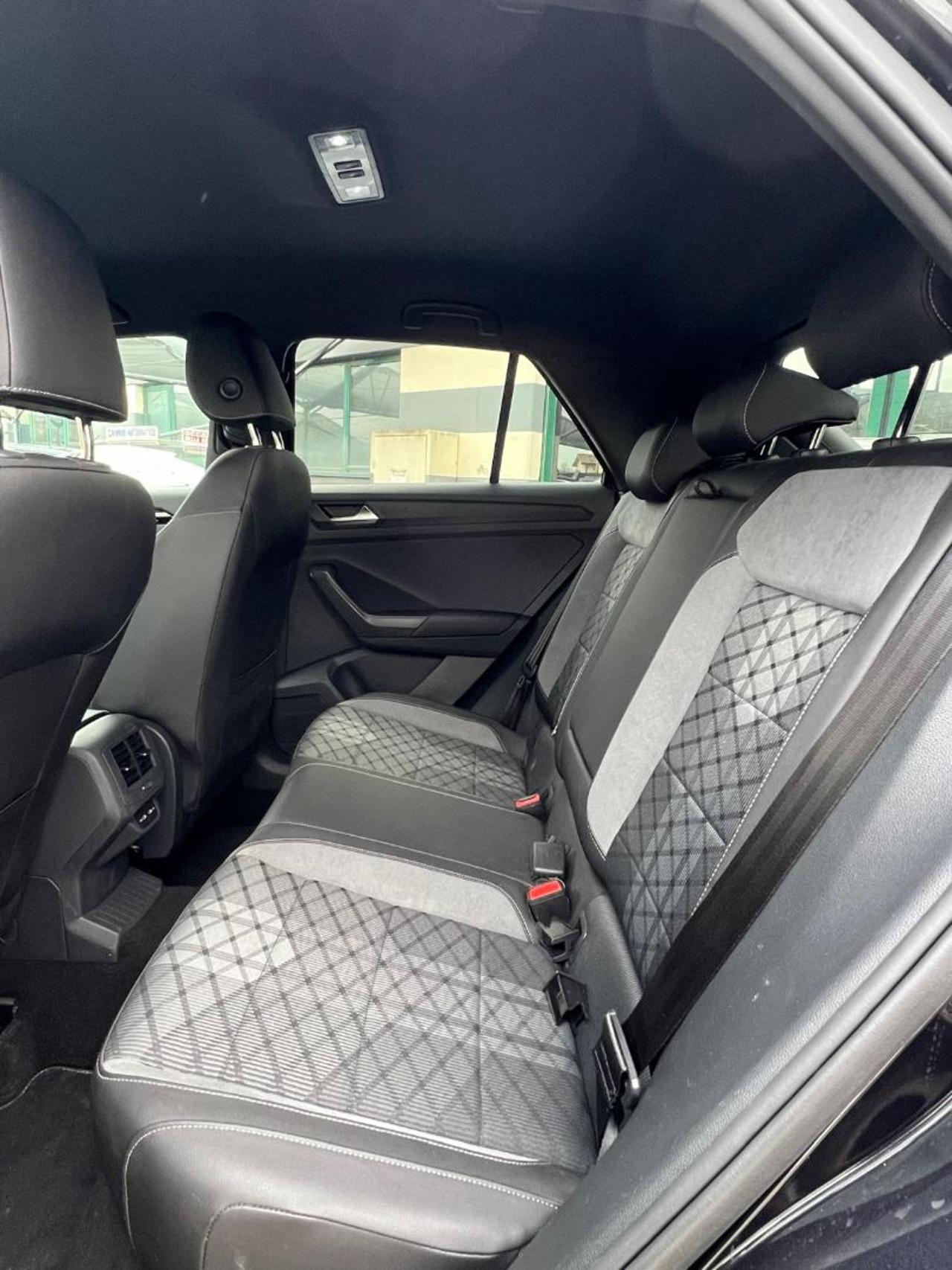 Volkswagen T-Roc 2.0 tdi R-Line 115cv