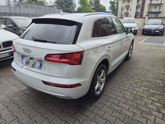 AUDI Q5 40 TDI quattro S tronic Business Sport