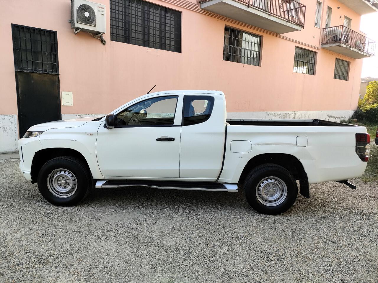 Mitsubishi L200 2.3 TD Pick up 4x4 Iva compresa