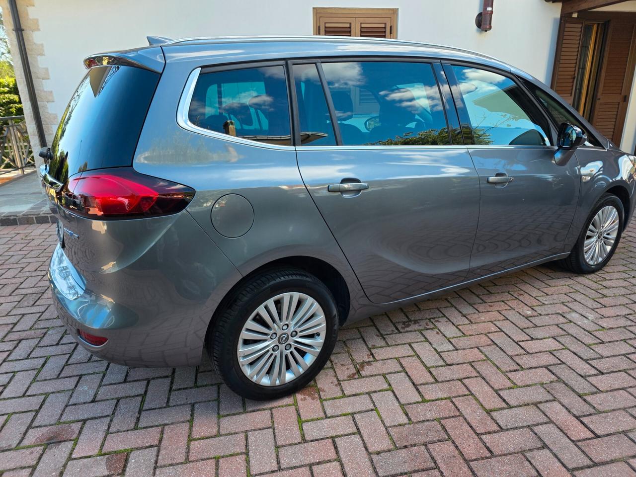 Opel Zafira 1.6ECO FUEL TOURER