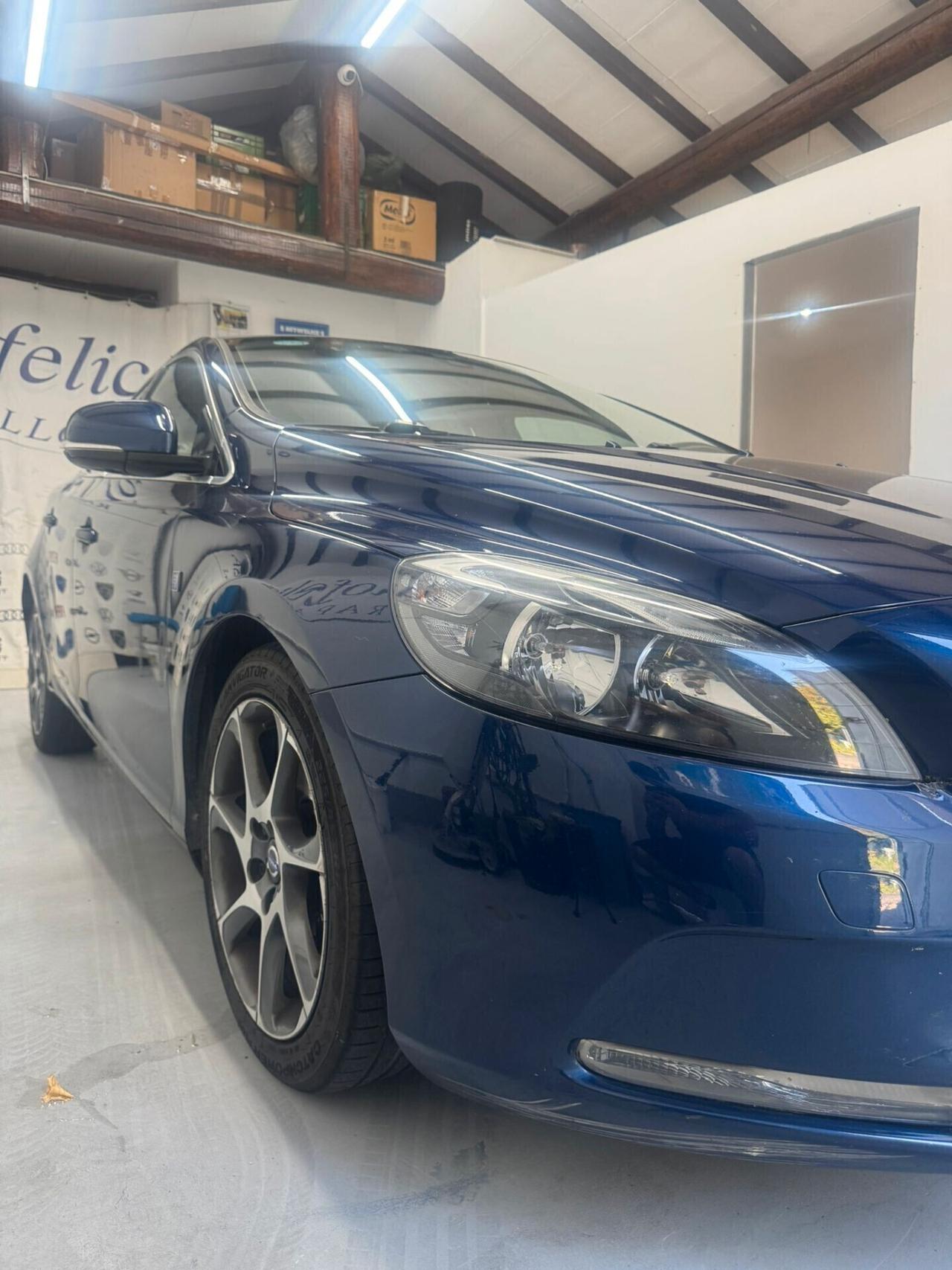 Volvo V40 D2 1.6 Summum