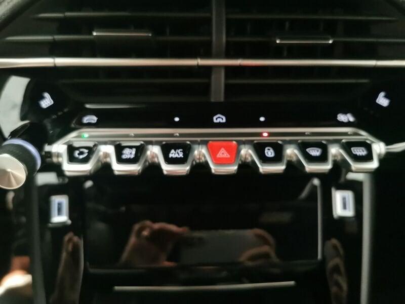 Peugeot 2008 Hybrid 145cv e-DCS6 GT Exclusive auto