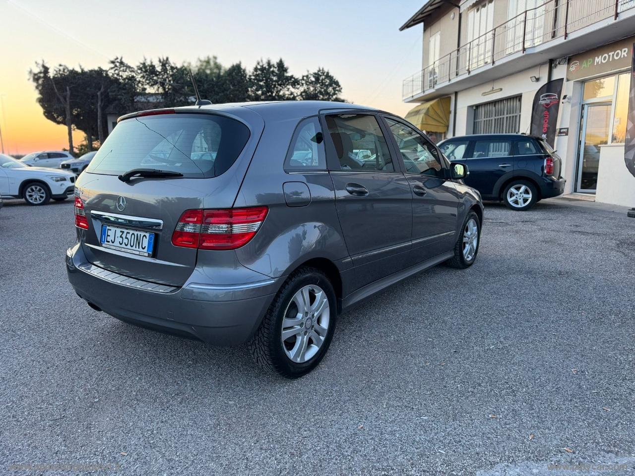 MERCEDES-BENZ B 180 BlueEFFICIENCY Executive