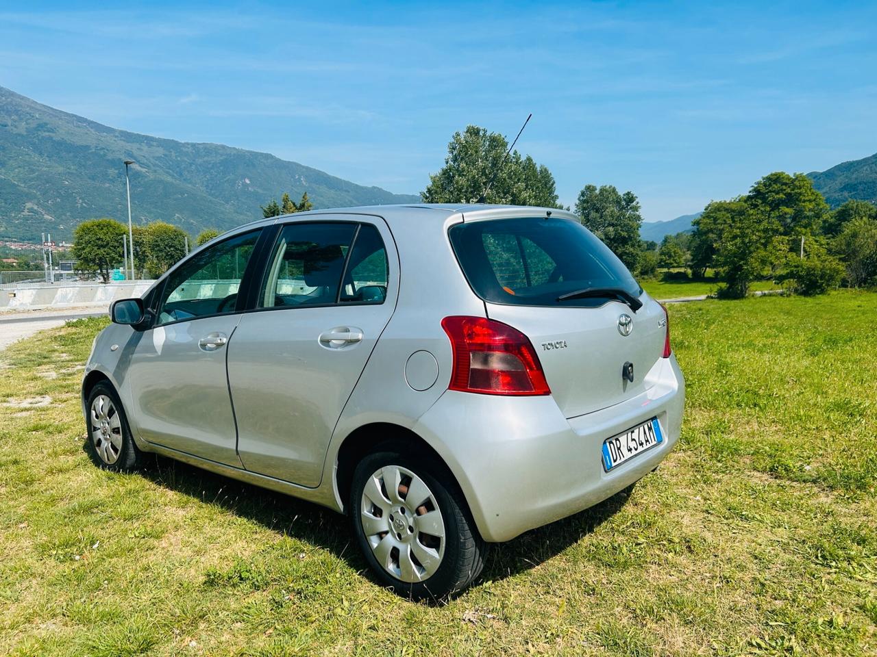 Toyota Yaris 1.0 5 porte Sol