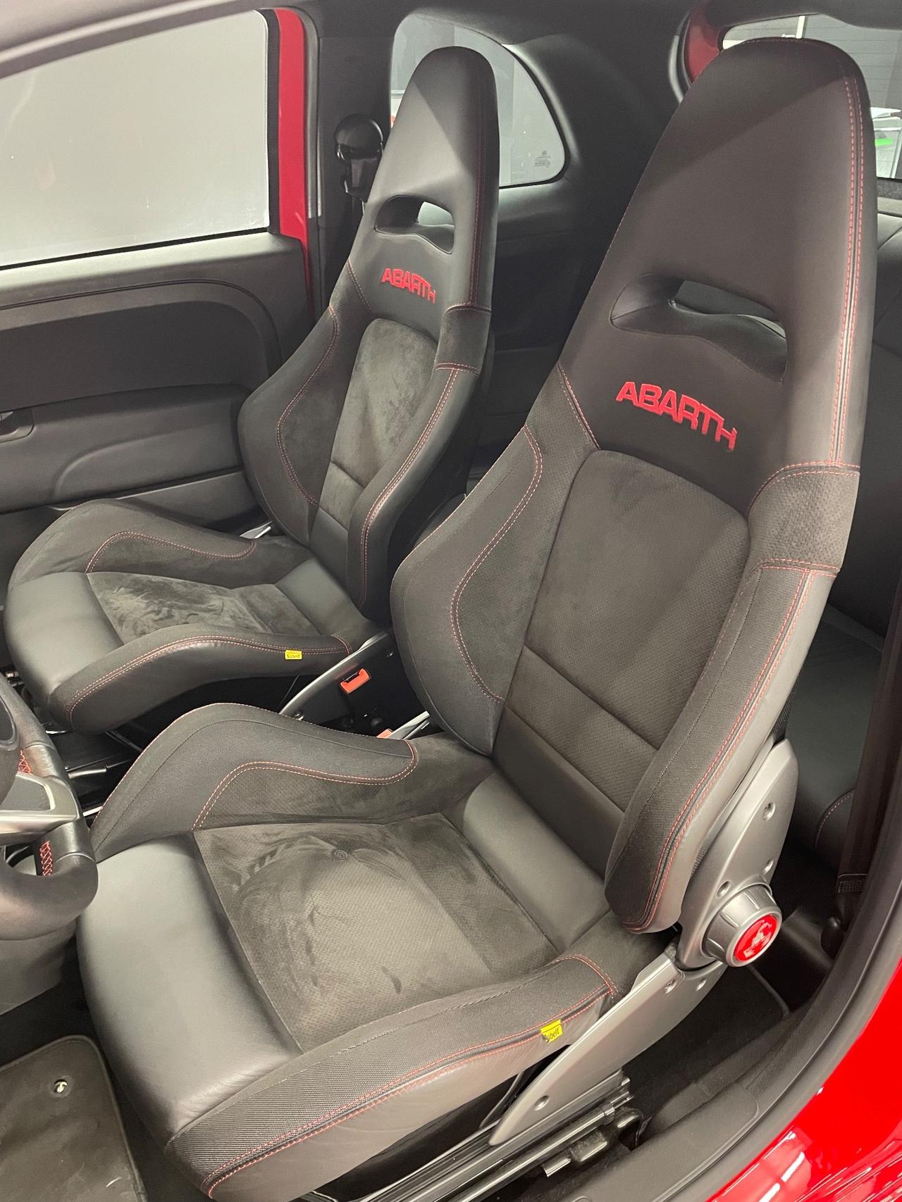 Abarth 695 Tributo Ferrari