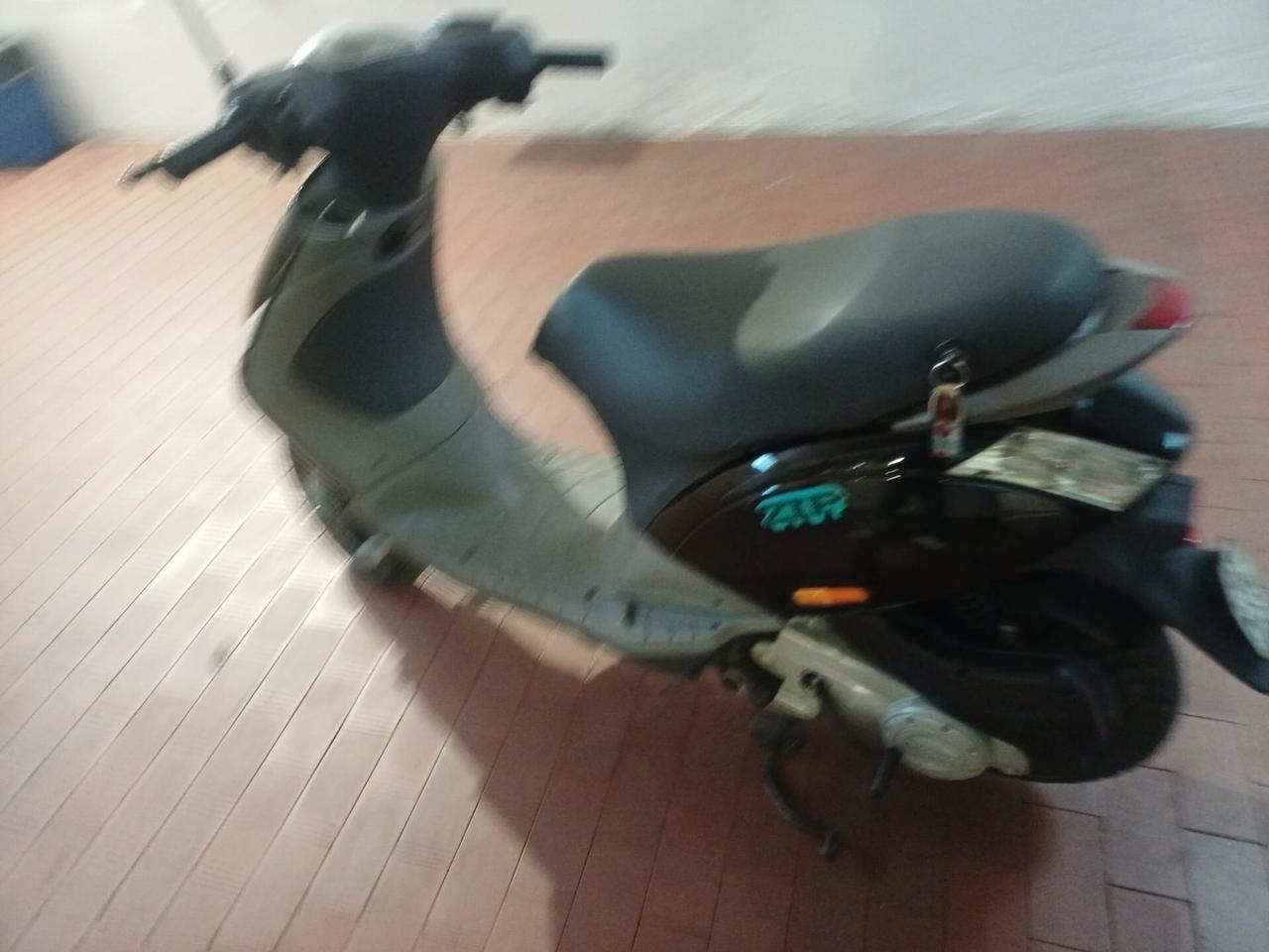 Piaggio Zip +