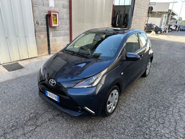 Toyota Aygo 1.0 VVT-i 69 CV 5 porte x-play autom