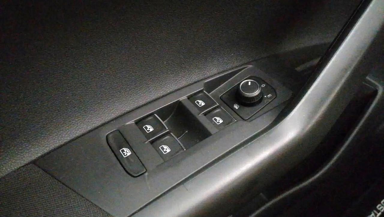 VOLKSWAGEN POLO-1,0-EURO 6B-UNICA PROPR-2 REVISIONI