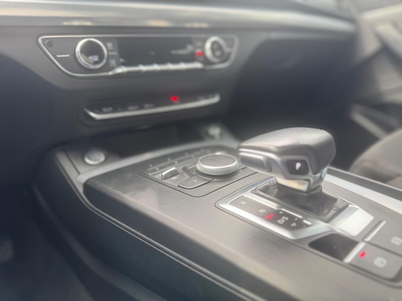 Audi Q5 40 TDI quattro S tronic Business