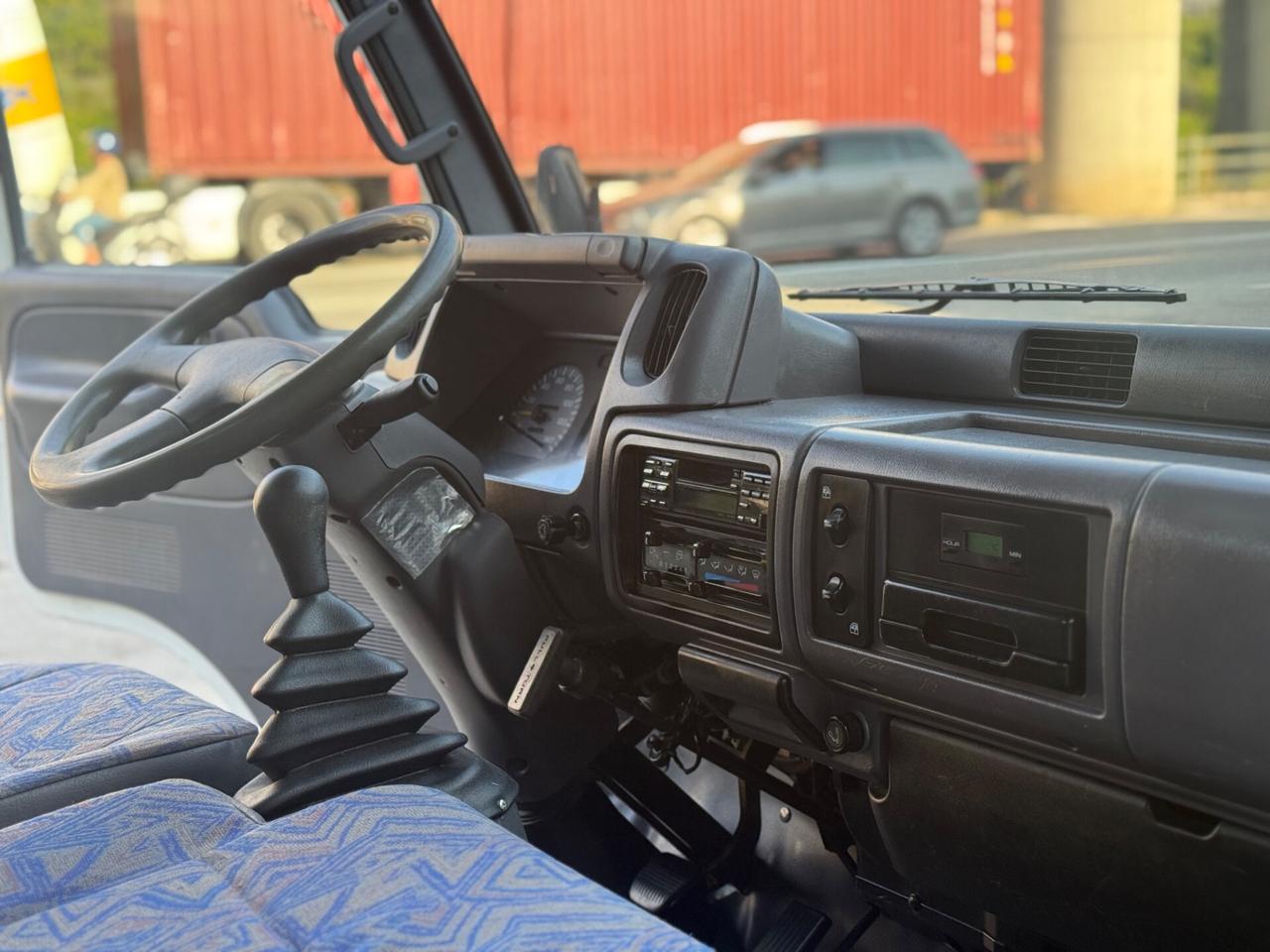 Nissan cabstar 2.5 diesel furgone aperto