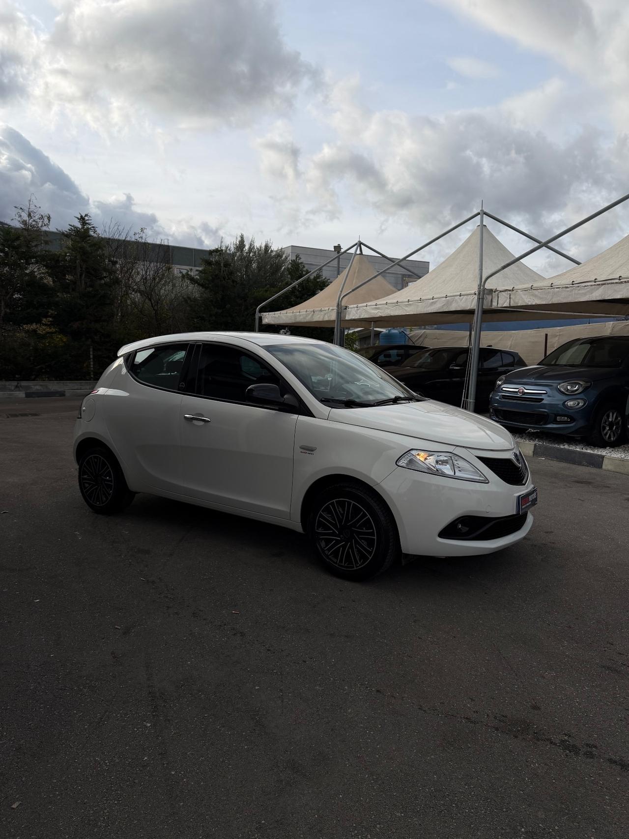 Lancia Ypsilon Hybrid Ecochic