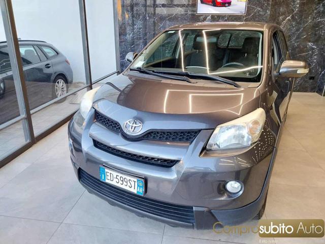 TOYOTA Urban Cruiser 1.4 D-4D AWD Luxury
