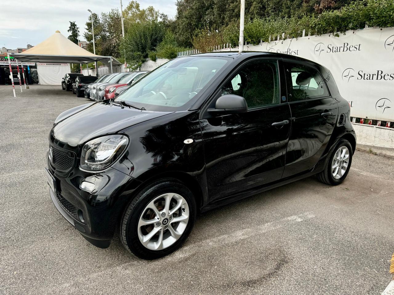 Smart ForFour EQ Youngster*TOTAL BLACK*KM 17000!!!*