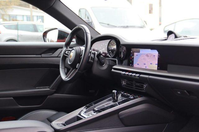 PORSCHE 911 992 Carrera 4 GTS Orange Lava