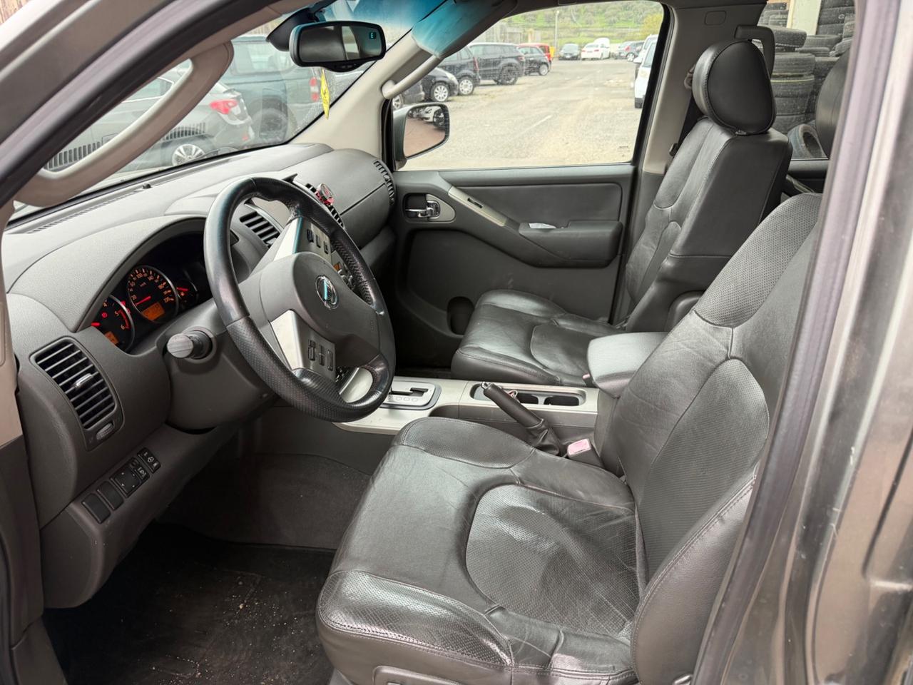 Nissan Pathfinder fuoristrada 4x4 7 posti