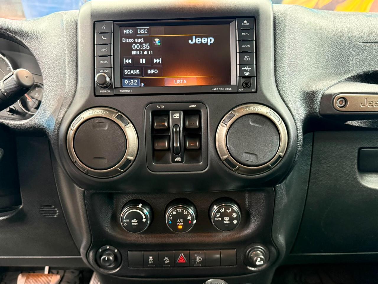 Jeep Wrangler Unlimited 2.8 CRD DPF Golden Eagle Auto (228)