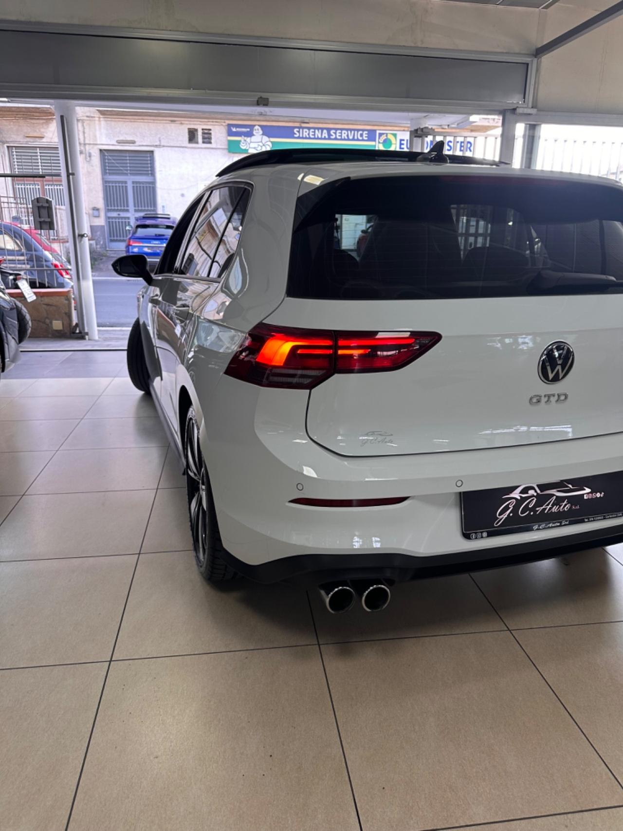 Volkswagen Golf 2.0 TDI GTD DSG 200CV