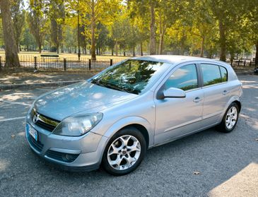 Opel Astra 1.6 16V Twinport 5 porte Cosmo