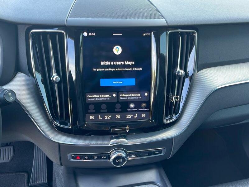 Volvo XC60 B4 D AWD automatico Plus Dark