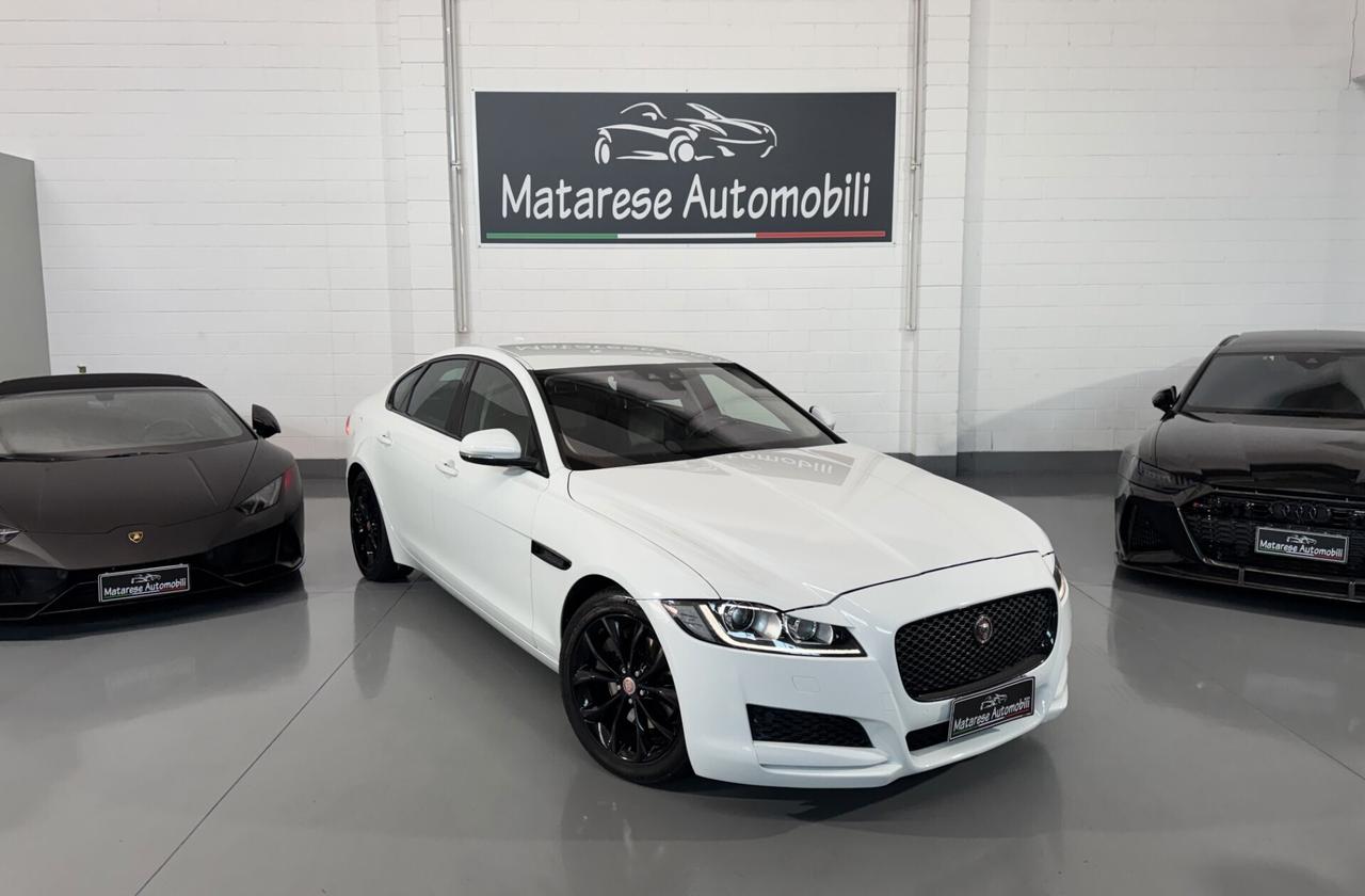Jaguar XF 2.0cc 180cv Automatica Navigatore Finanziabile