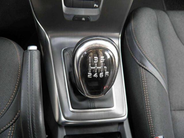 VOLVO V40 Cross Country V40 CROSS COUNTRY D3 MOMENTUM
