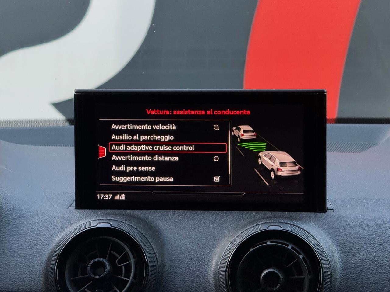 Audi Q2 30 TDI S line Edition S-tronic 116CV COCKPIT