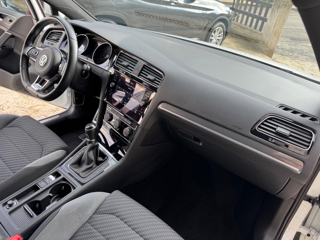 Vw Golf 2.0 TDI - R.LINE - FARI LED - 2019