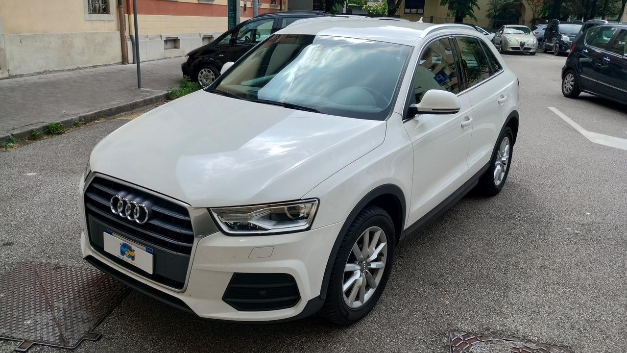 Audi Q3 2.0 TDI 120 CV S line Edition