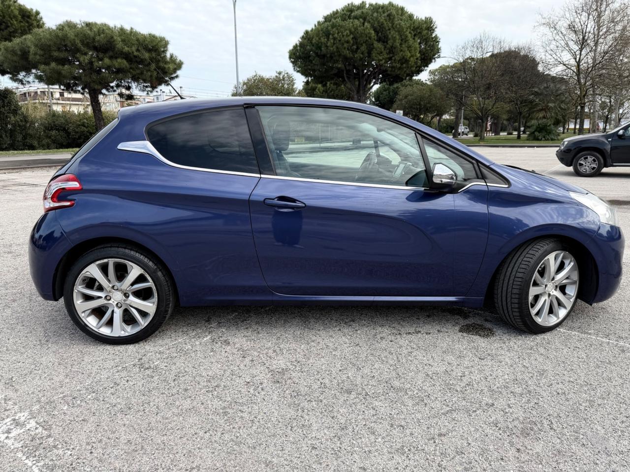 Peugeot 208 1.6 e-HDi 92 CV Stop&Start 3 porte Allure