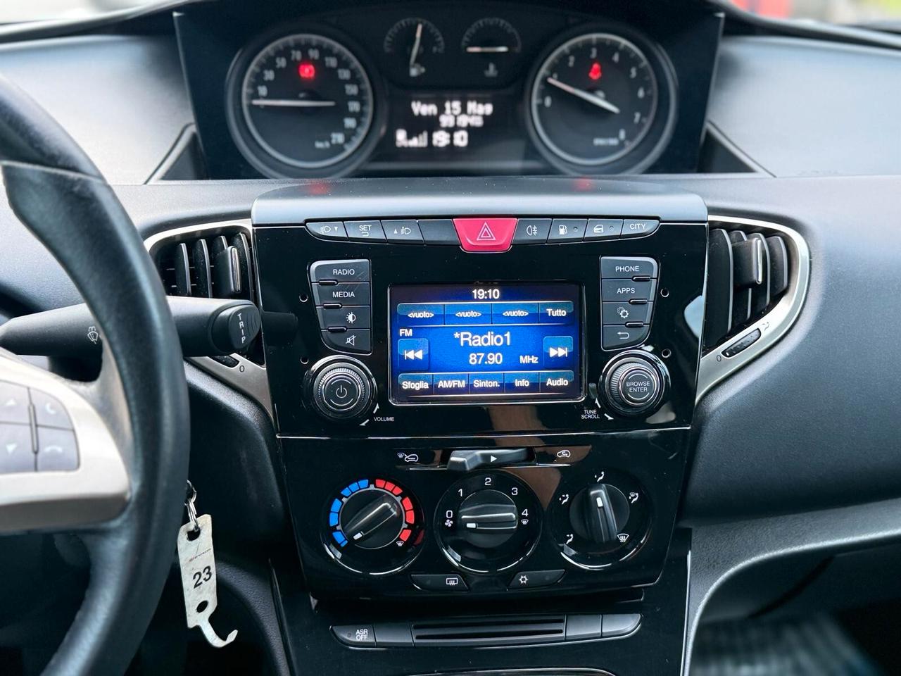 Lancia Ypsilon 1.2 Ecochic 69 CV GPL Gold
