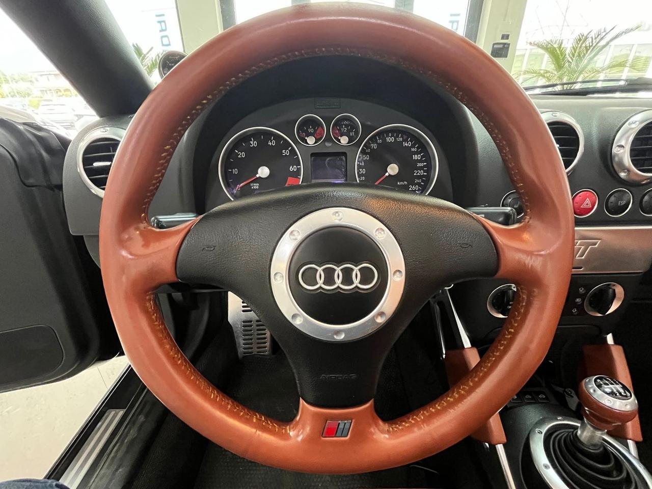 Audi TT 1.8 cabrio 180cv