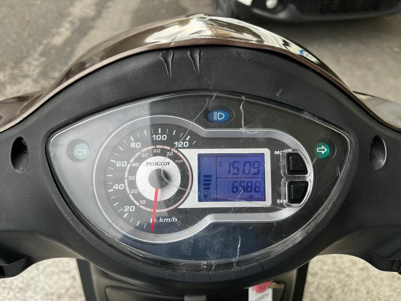 Peugeot Tweet 150cc BAULETTO TAGLIANDO APPENA FATTO