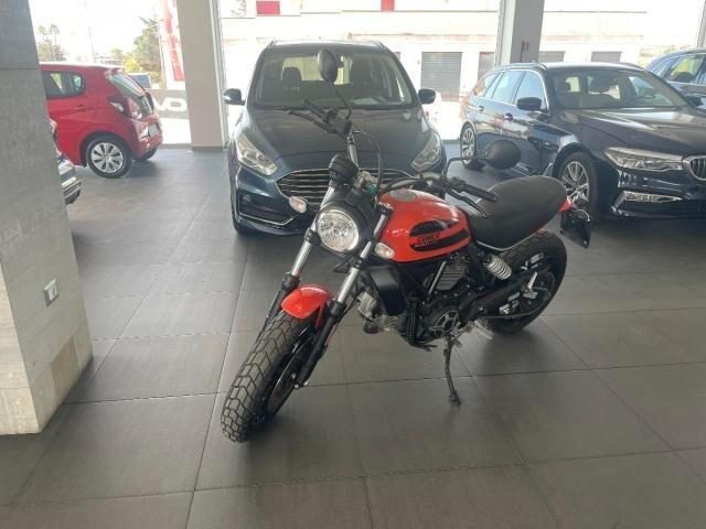 DUCATI SCRAMBLER SIXTY 2