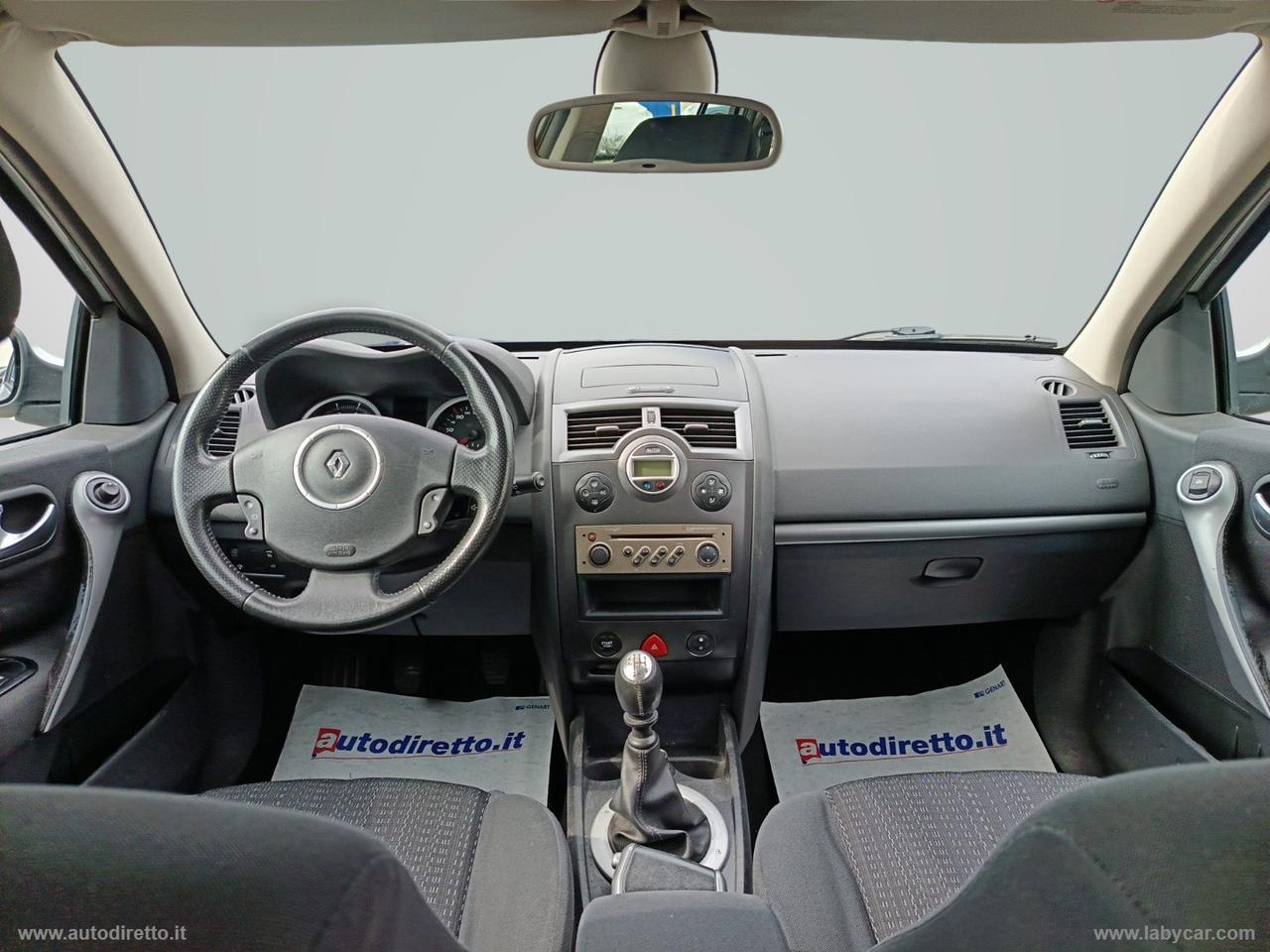 RENAULT Mégane 1.5 dCi 110 CV Dynamique