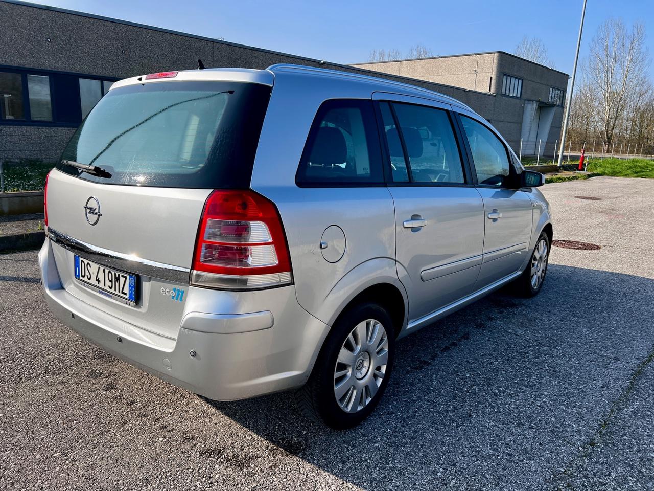 Opel Zafira 1.6 16V ecoM 94CV Cosmo