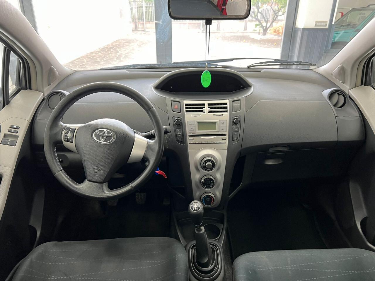 Toyota Yaris 1.0 5 porte Sol PER NEOPATENTATI