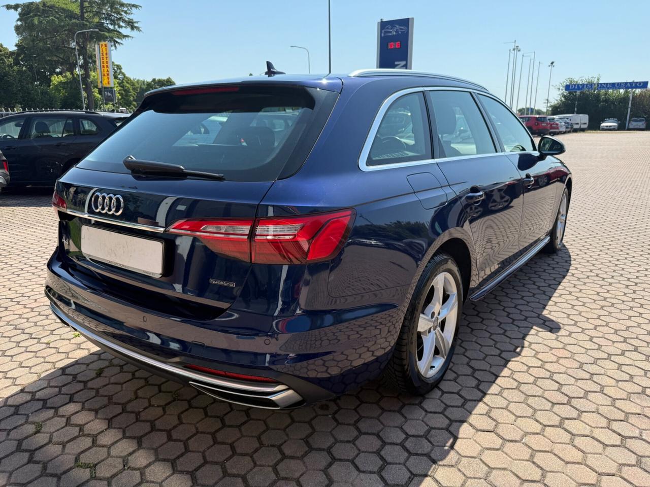 Audi A4 Avant 40 TDI quattro S tronic Business Advanced