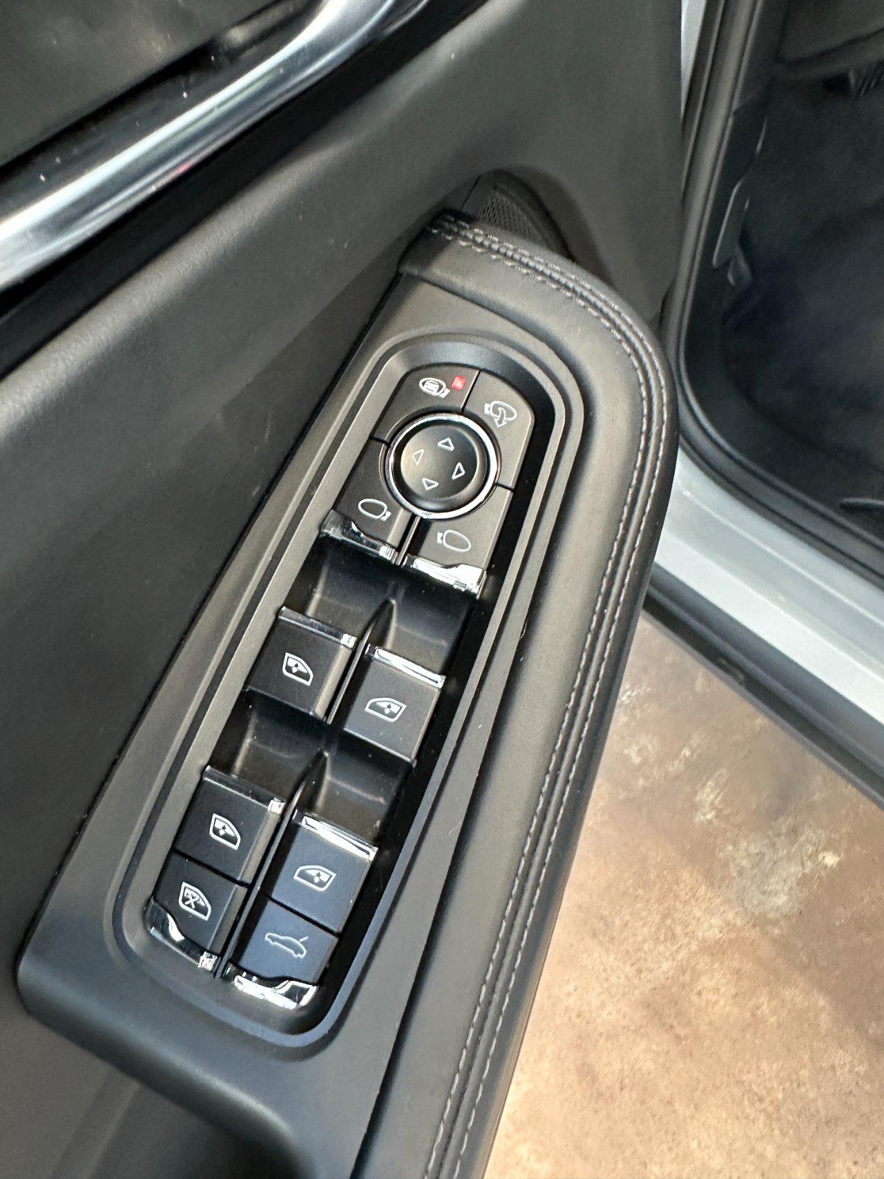 Porsche Macan 2.0 PDK-21"-Tetto-Scarichi-PASM-Sedili Vent-Bose