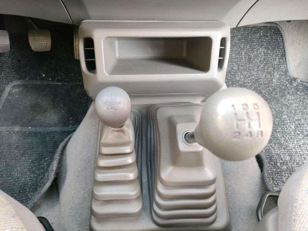 Ford Maverick 2.4i alias Nissan Terrano
