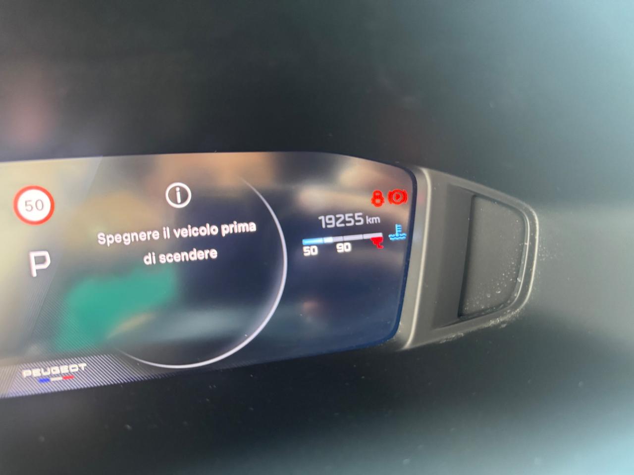 Peugeot 2008 Hybrid 136 e-DCS6 Allure