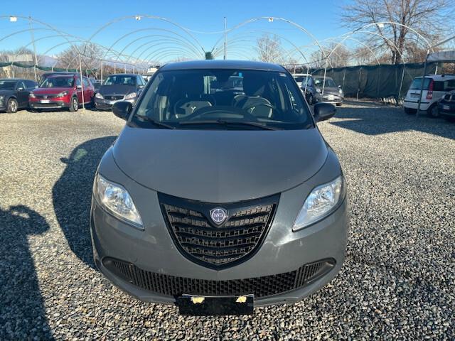 Lancia Ypsilon 0.9 TwinAir 85 CV 5 porte Metano Ecochic Silver - VETTURA GRANDINATA