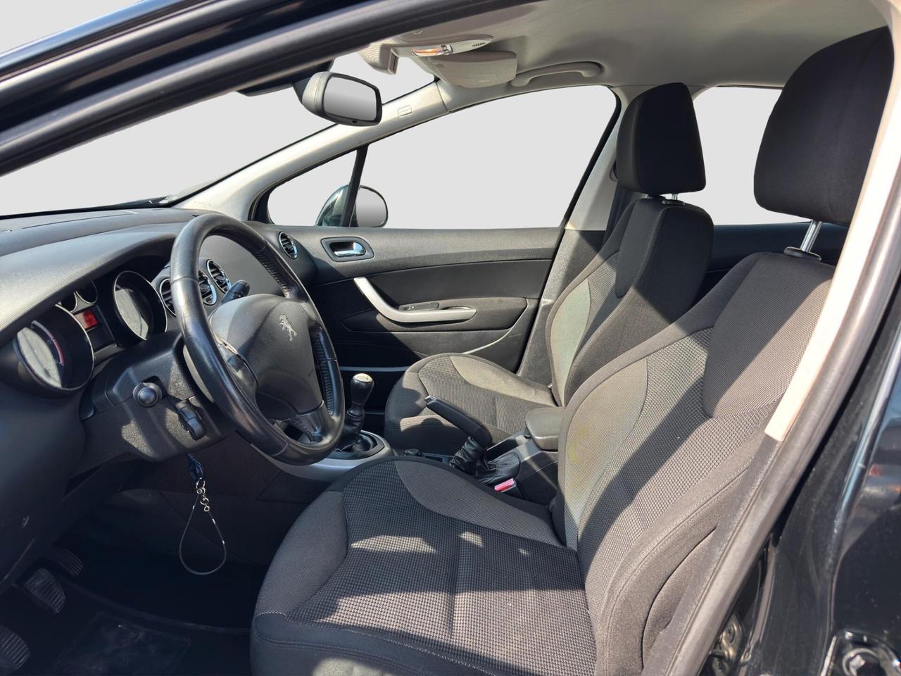 Peugeot 308 5p 1.6 93cv hdi 8v Active 2012