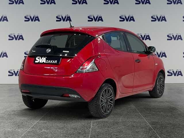 Lancia Ypsilon 1.0 FireFly Hybrid 70CV Ecochic Silver (MHEV) - NEOPATENTATI