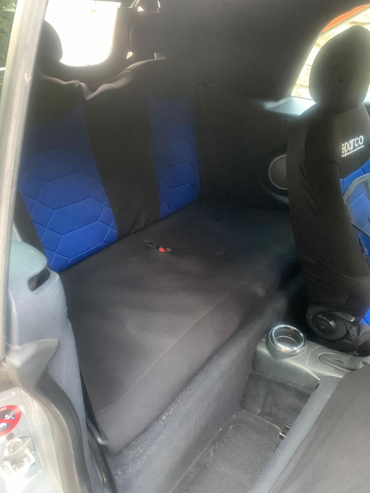 Mini Mini cabrio , benzina, neo patentati, tagliandata, in ottime condizioni generali , capottina seminuova