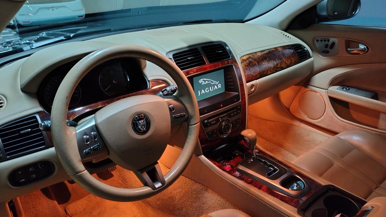 Jaguar XK 4.2 V8 Coupé