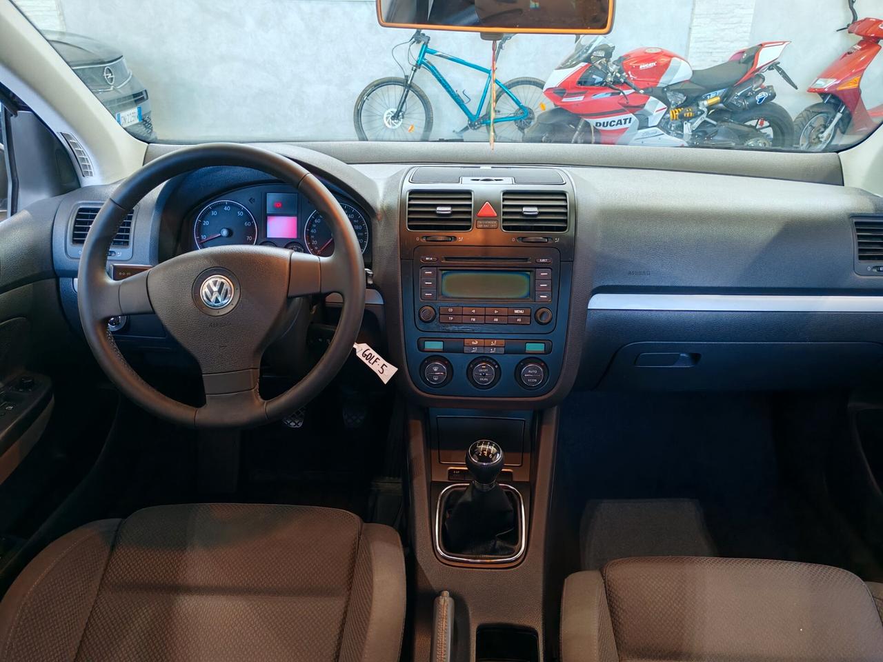 Volkswagen Golf 1.6 FSI 116 cv